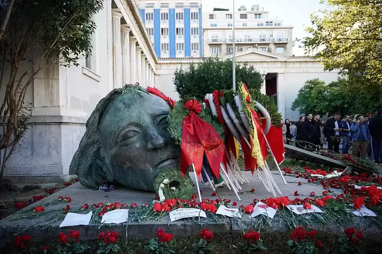 Όλοι και όλες στην συγκέντρωση για τον εορτασμό του Πολυτεχνείου