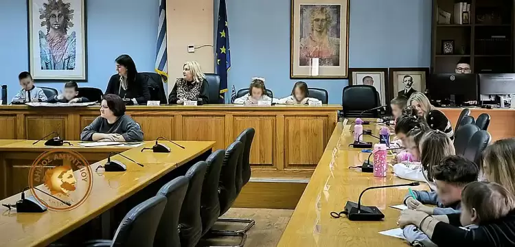 Προσομοίωση Δημοτικού Συμβουλίου για τους μαθητές του 2ου Νηπιαγωγείου Αμυνταίου Προσομοίωση Δημοτικού Συμβουλίου για τους μαθητές του 2ου Νηπιαγωγείου Αμυνταίου