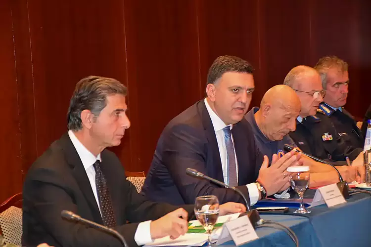 Πρώτα και πάνω από όλα προτάσσουμε την ανθρώπινη ζωή