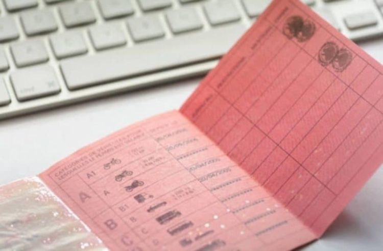 Πτολεμαΐδα: Κλοπή διπλώματος γεωργικού ελκυστήρα. Πτολεμαΐδα: Κλοπή διπλώματος γεωργικού ελκυστήρα.