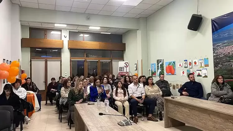 Στελέχη των Γραφείων Αντιμετώπισης Ενδοοικογενειακής Βίας της Δυτικής Μακεδονίας, σε εκδηλώσεις, για τη βία κατά των Γυναικών (εικόνες) Στελέχη των Γραφείων Αντιμετώπισης Ενδοοικογενειακής Βίας της Δυτικής Μακεδονίας, σε εκδηλώσεις, για τη βία κατά των Γυναικών