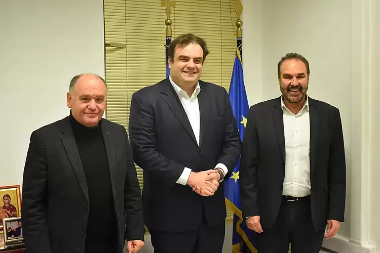 Συνάντηση του Δημάρχου Φλώρινας Βασίλη Γιαννάκη με τον Υπουργό Παιδείας Κυριάκο Πιερρακάκη