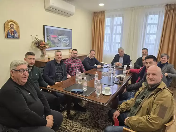 Συνάντηση του επικεφαλής Γιάννη Μητλιάγκα και υποψηφίων του συνδυασμού «Ανάπτυξης Επιμελητήριο» με τον Δήμαρχο Βοΐου κ. Χρήστο Ζευκλή Συνάντηση του επικεφαλής Γιάννη Μητλιάγκα και υποψηφίων του συνδυασμού «Ανάπτυξης Επιμελητήριο» με τον Δήμαρχο Βοΐου κ. Χρήστο Ζευκλή