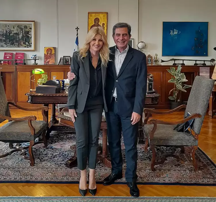Συνάντηση εργασίας του ΥΜΑΘ Κωνσταντίνου Π. Γκιουλέκα με την Υφυπουργό Τουρισμού Έλενα Ράπτη