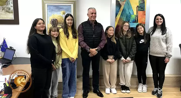 Συνέντευξη του Δημάρχου Αμυνταίου, Ιωάννη Λιάση, σε μαθητές του ΚΔΑΠ AbebablΩm