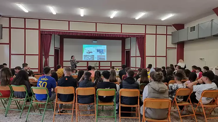 Ανακύκλωση: Ανακαλύπτοντας τον κρυμμένο θησαυρό ΑΝΑΚΥΚΛΩΣΗ: Ανακαλύπτοντας τον κρυμμένο θησαυρό