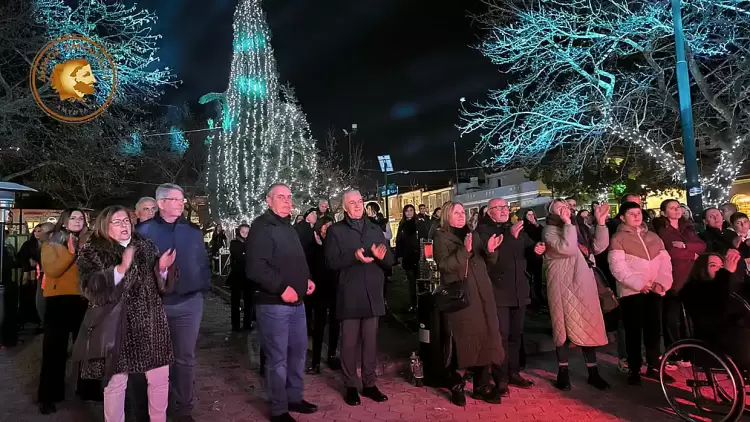 Άναψε το Χριστουγεννιάτικο Δέντρο στο Αμύνταιο