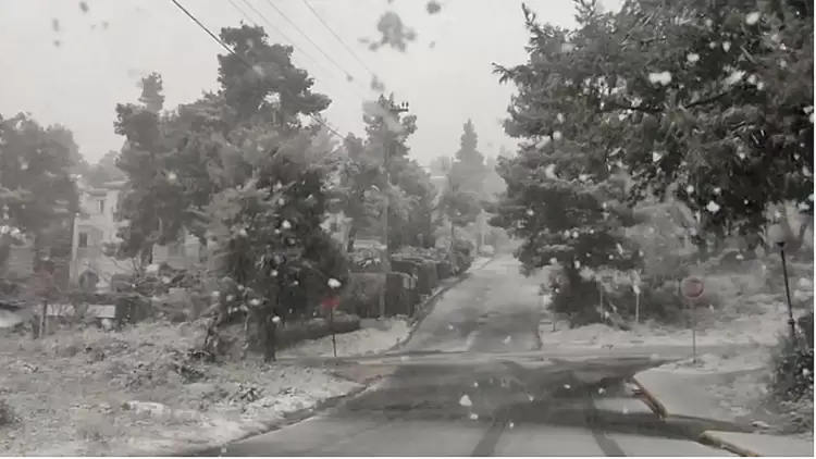 Καιρός: Σε «κλοιό» χιονιά η χώρα τις επόμενες ώρες