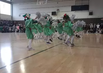 «Χορεύοντας σε πνεύμα Χριστουγέννων»