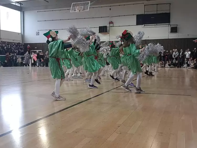 «Χορεύοντας σε πνεύμα Χριστουγέννων»