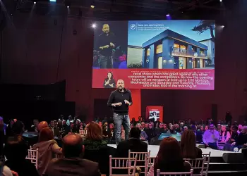 Η ΔΕΗ αλλάζει την εμπειρία του πελάτη