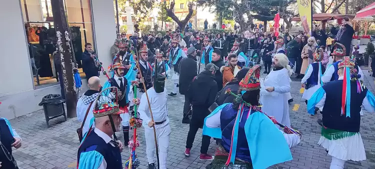 Δήμος Γρεβενών: Χριστούγεννα στην ΑΥΛΗ ΤΩΝ ΒΟΥΝΩΝ Δήμος Γρεβενών: Χριστούγεννα στην ΑΥΛΗ ΤΩΝ ΒΟΥΝΩΝ