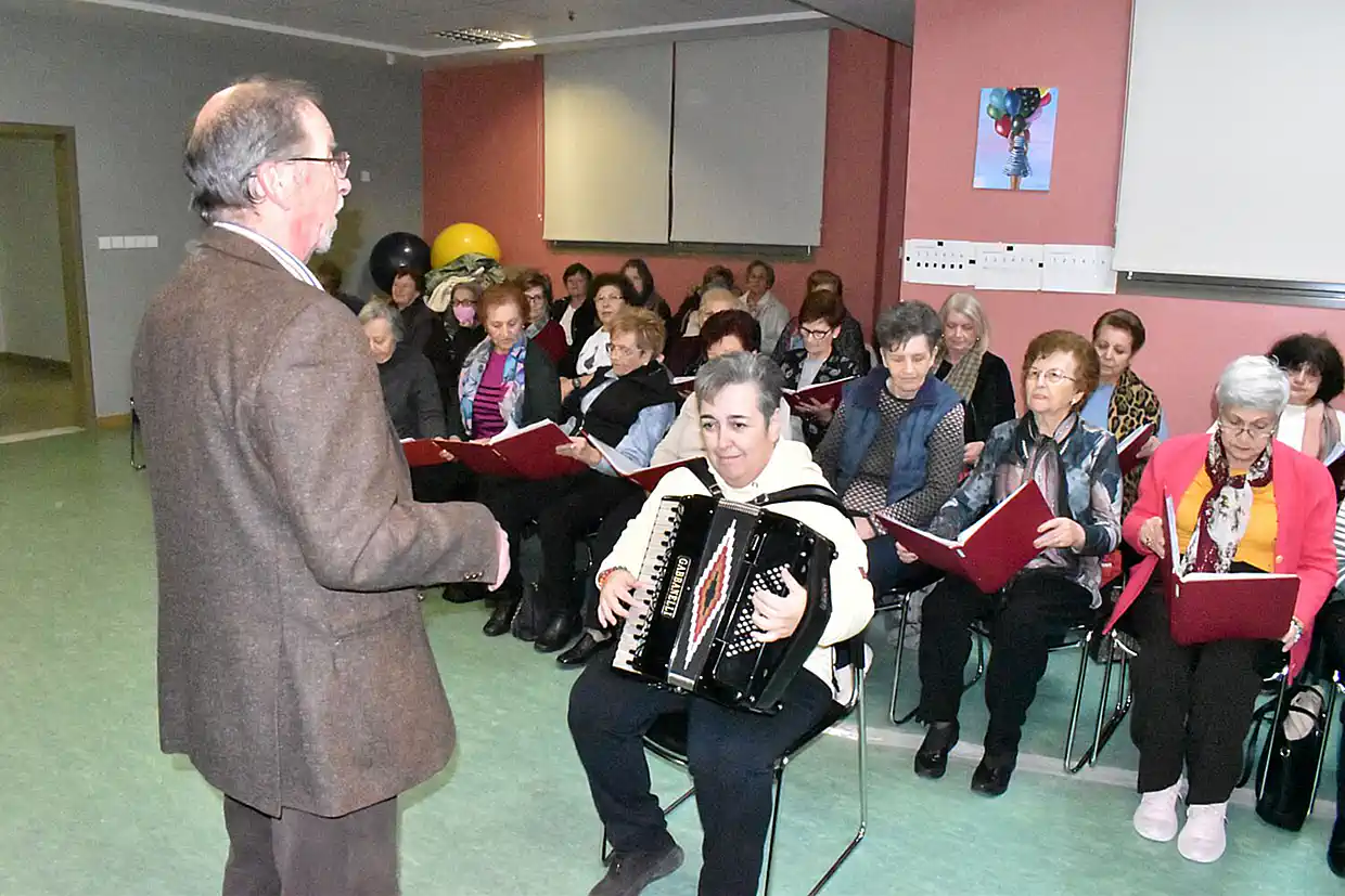 Δίπλα στους «Ταξιδευτές της Ελπίδας» το ΚΑΠΗ του Δήμου Κοζάνης Δίπλα στους «Ταξιδευτές της Ελπίδας» το ΚΑΠΗ του Δήμου Κοζάνης