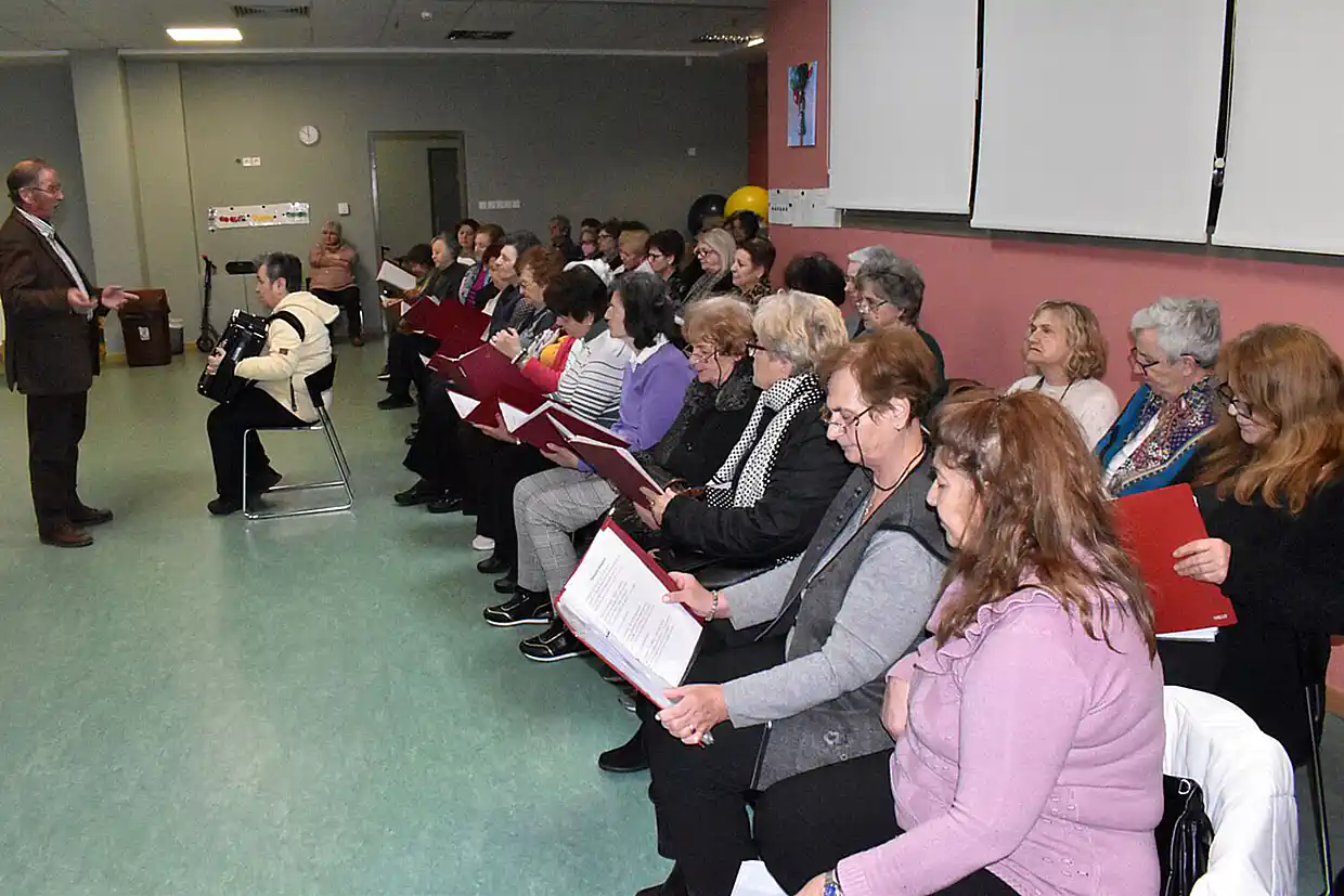 Δίπλα στους «Ταξιδευτές της Ελπίδας» το ΚΑΠΗ του Δήμου Κοζάνης Δίπλα στους «Ταξιδευτές της Ελπίδας» το ΚΑΠΗ του Δήμου Κοζάνης