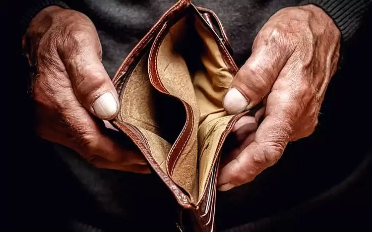 Έρευνα του ΙΟΒΕ: Αυξάνονται μήνα με το μήνα τα νοικοκυριά που «μόλις τα βγάζουν πέρα» Έρευνα του ΙΟΒΕ: Αυξάνονται μήνα με το μήνα τα νοικοκυριά που «μόλις τα βγάζουν πέρα»