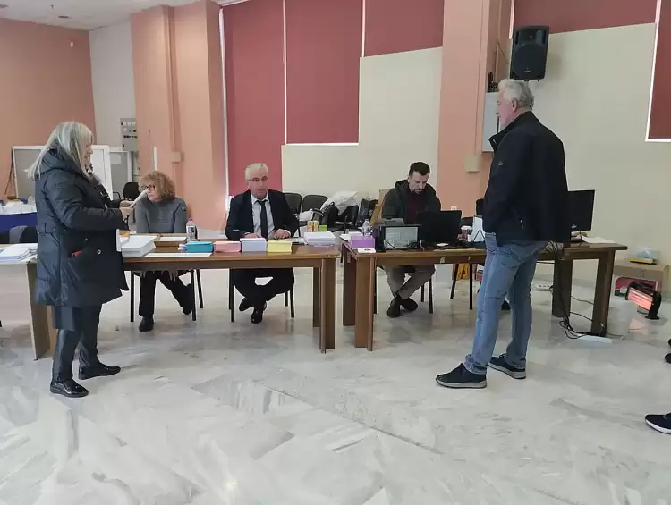 ΕΒΕ Κοζάνης: Οι κάλπες άνοιξαν - Οι επιχειρηματίες ψηφίζουν (εικόνες) ΕΒΕ Κοζάνης: Οι κάλπες άνοιξαν – Οι επιχειρηματίες ψηφίζουν