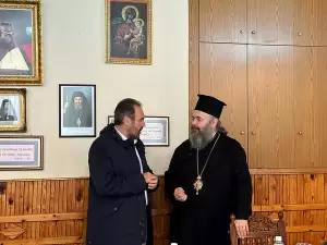 Γεύμα αγάπης του Μητροπολίτη στους οδοκαθαριστές του Δήμου Φλώρινας