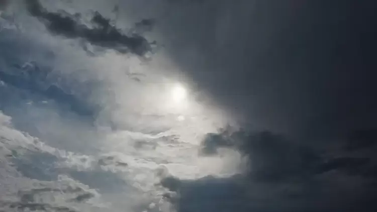 Ο καιρός για την Κοζάνη και την Δυτική Μακεδονία σήμερα 15/12/2024: Νεφώσεις παροδικά αυξημένες με λίγες τοπικές βροχές Ο καιρός για την Κοζάνη και την Δυτική Μακεδονία σήμερα 15/12/2024: Νεφώσεις παροδικά αυξημένες με λίγες τοπικές βροχές