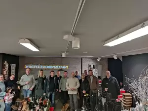 Η Κοζάνη γιόρτασε με βροχή….Άναμμα δέντρου δίχως συναυλία!