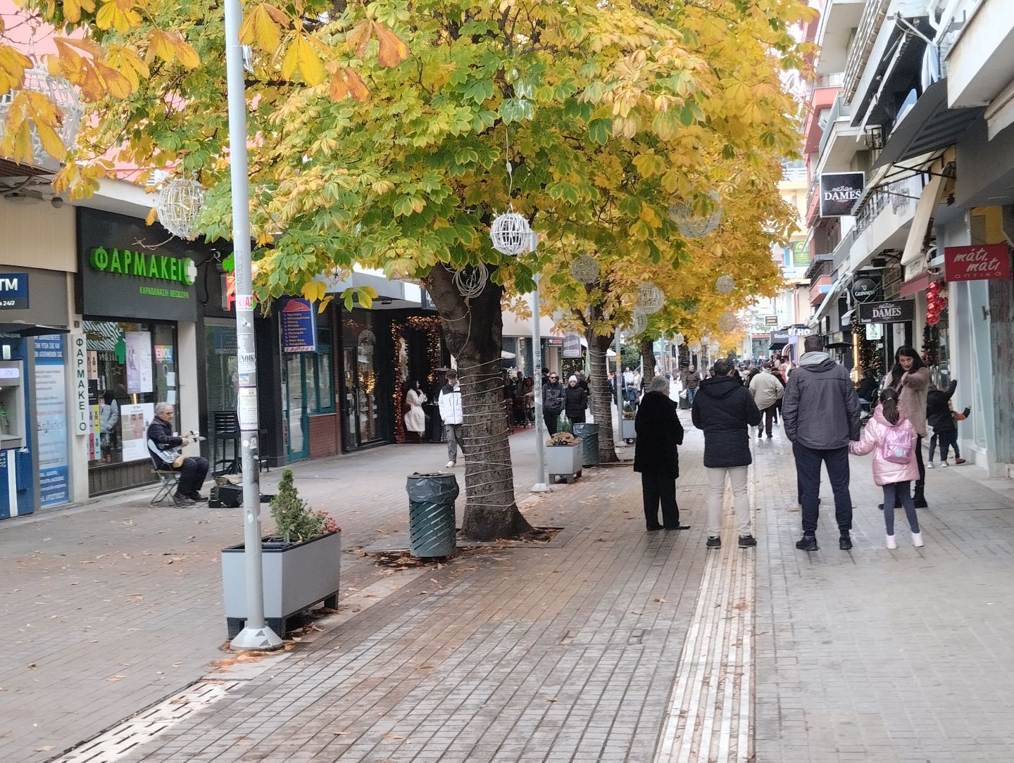 Κυριακή με ανοικτά καταστήματα.... Κυριακή με ανοικτά μαγαζιά….