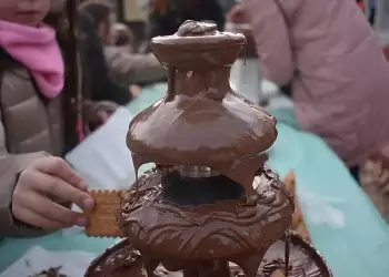 Με την «Αγέλαστη Πολιτεία» και τη Γιορτή Σοκολάτας συνεχίστηκαν οι Χριστουγεννιάτικες εκδηλώσεις του Δήμου Φλώρινας