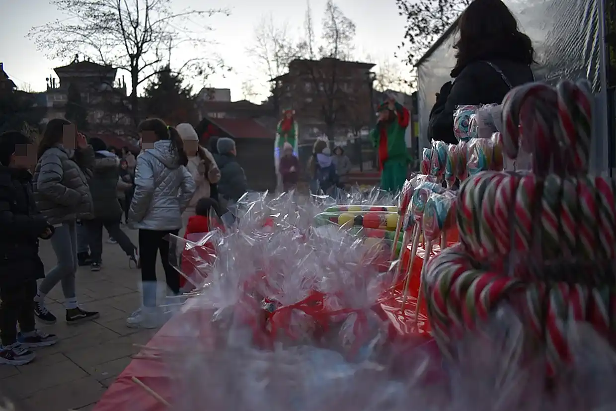 Με τη Γιορτή Ζαχαρωτών συνεχίστηκαν οι Χριστουγεννιάτικες εκδηλώσεις του Δήμου Φλώρινας Με τη Γιορτή Ζαχαρωτών συνεχίστηκαν οι Χριστουγεννιάτικες εκδηλώσεις του Δήμου Φλώρινας