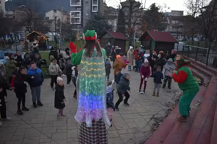 Με τη Γιορτή Ζαχαρωτών συνεχίστηκαν οι Χριστουγεννιάτικες εκδηλώσεις του Δήμου Φλώρινας Με τη Γιορτή Ζαχαρωτών συνεχίστηκαν οι Χριστουγεννιάτικες εκδηλώσεις του Δήμου Φλώρινας