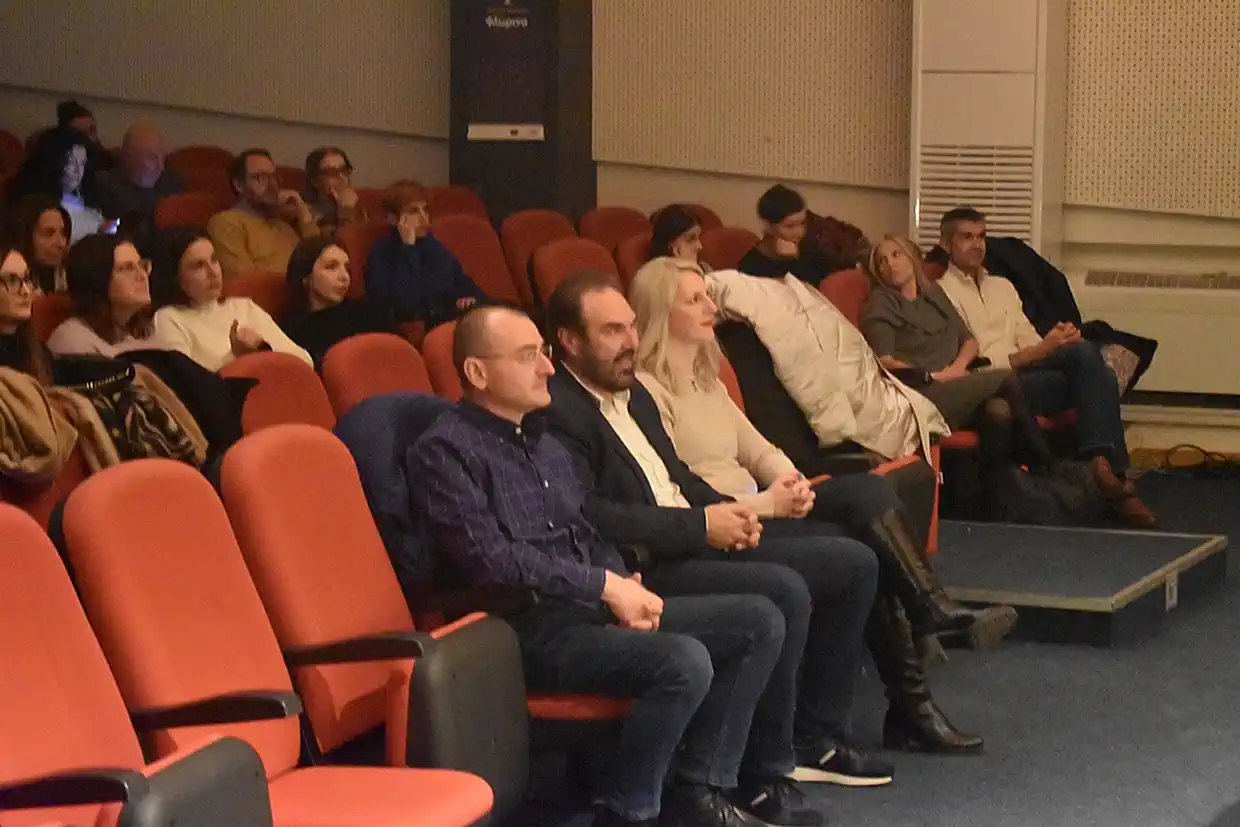 Με το ηλεκτρικό κουαρτέτο εγχόρδων "Fortissimo" συνεχίστηκαν οι Χριστουγεννιάτικες εκδηλώσεις του Δήμου Φλώρινας Με το ηλεκτρικό κουαρτέτο εγχόρδων “fortissimo” συνεχίστηκαν οι Χριστουγεννιάτικες εκδηλώσεις του Δήμου Φλώρινας