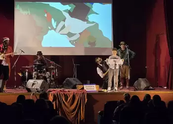 Με μεγάλη επιτυχία πραγματοποιήθηκε η Θεατρική Παράσταση Αγέλαστη Πολιτεία, στο Αμύνταιο