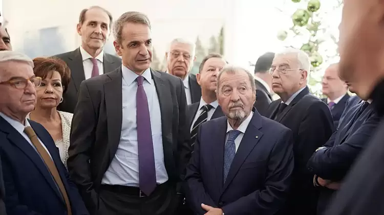 Ο Μητσοτάκης αποφασίζει για Πρόεδρο της Δημοκρατίας στα Λευκά Όρη με τη στήριξη της ΚΟ της ΝΔ Ο Μητσοτάκης αποφασίζει για Πρόεδρο της Δημοκρατίας στα Λευκά Όρη με τη στήριξη της ΚΟ της ΝΔ