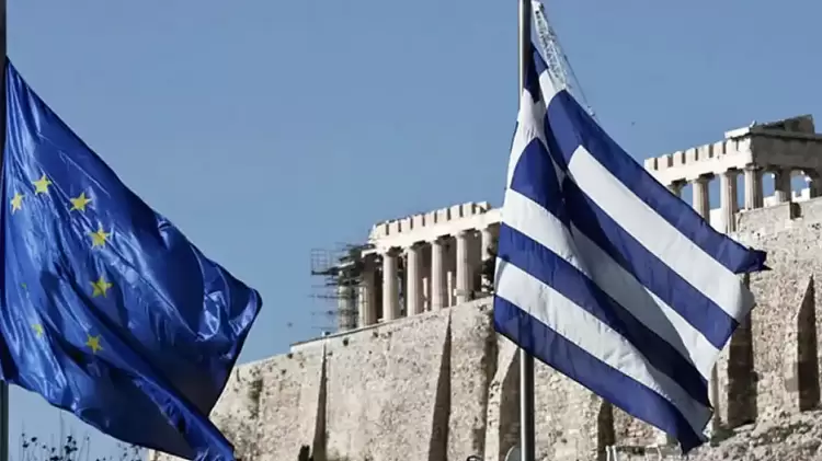 Η πολιτική κρίση στη Γαλλία αναδεικνύει το Success Story της Ελλάδας γράφουν οι Financial Times