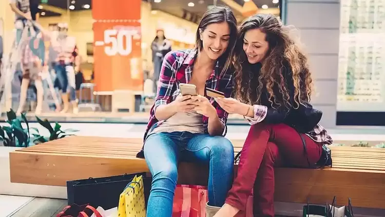 Πώς και γιατί η Gen Z «πνίγεται» στα χρέη - Αγοράζουν τώρα, πληρώνουν μετά Πώς και γιατί η Gen Z «πνίγεται» στα χρέη – Αγοράζουν τώρα, πληρώνουν μετά