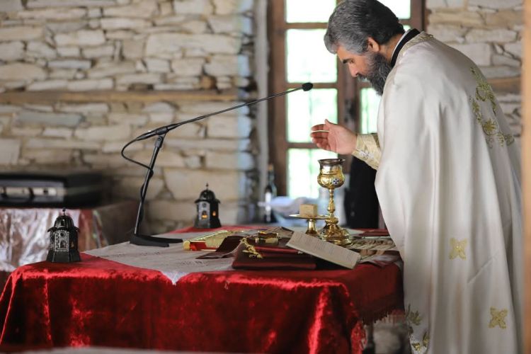 Ο Σεβασμιώτατος Μητροπολίτης Σερβίων και Κοζάνης κ. Παύλος διόρισε νέο Προϊστάμενο του Ιερού Ναού Κοίμησης της Θεοτόκου Βελβεντού Ο Σεβασμιώτατος Μητροπολίτης Σερβίων και Κοζάνης κ. Παύλος διόρισε νέο Προϊστάμενο του Ιερού Ναού Κοίμησης της Θεοτόκου Βελβεντού