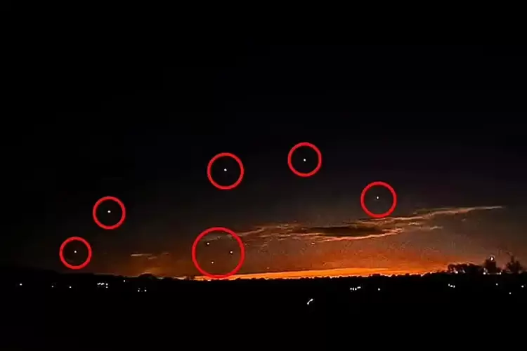 Υστερία στις ΗΠΑ με τα άγνωστα drones που πετούν στον ουρανό: «Καταρρίψτε τα» λέει ο Τραμπ Υστερία στις ΗΠΑ με τα άγνωστα Drones που πετούν στον ουρανό: «Καταρρίψτε τα» λέει ο Τραμπ