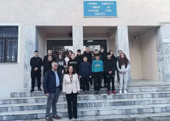 H βουλευτής Καλλιόπη Βέττα στα σχολεία του Λιβαδερού