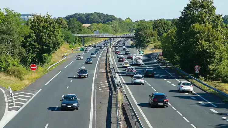 Αλλάζουν τα όρια ταχύτητας σε αυτοκινητοδρόμους της Ευρώπης