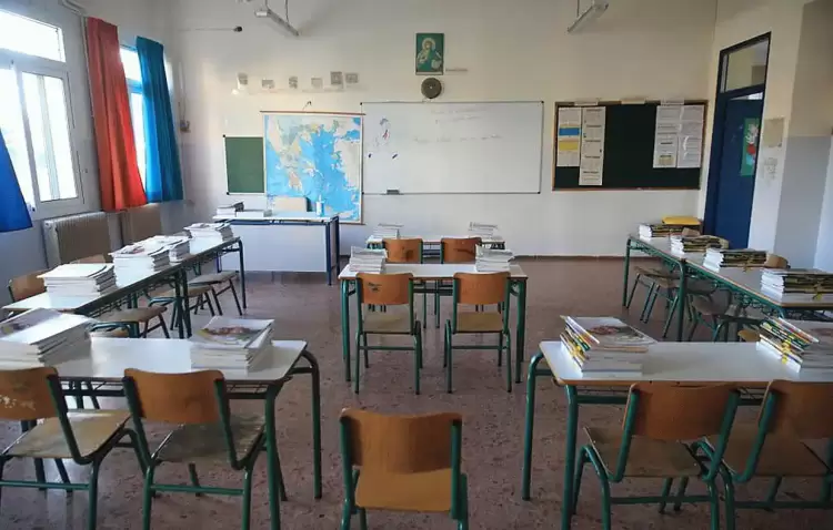 Αυτό το νομοσχέδιο να το πάρουν πίσω. Καμία μετατροπή δημόσιου σχολείου σε ιδιωτικό.