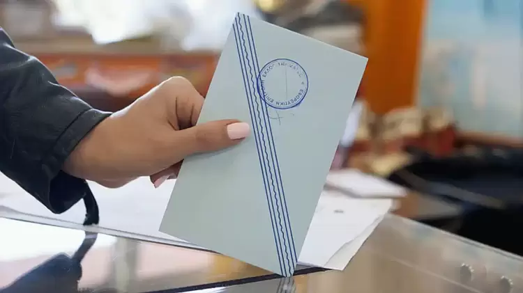 Δημοσκόπηση: Ανεβαίνουν ΝΔ και αισιοδοξία το 2025 – Υποχωρεί το ΠΑΣΟΚ, επιστρέφει στην 3η θέση ο ΣΥΡΙΖΑ