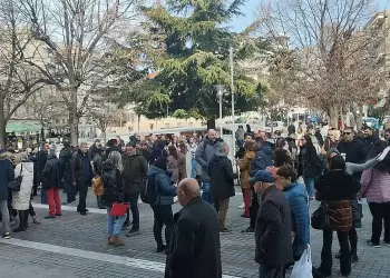 Κατά των Ωνάσειων σχολείων…  Παράσταση διαμαρτυρίας στην Κοζάνη