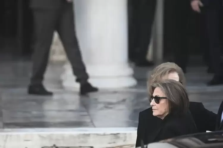 Κώστας Σημίτης: Η σύζυγος του πρώην πρωθυπουργού Δάφνη αποποιείται τη σύνταξή του