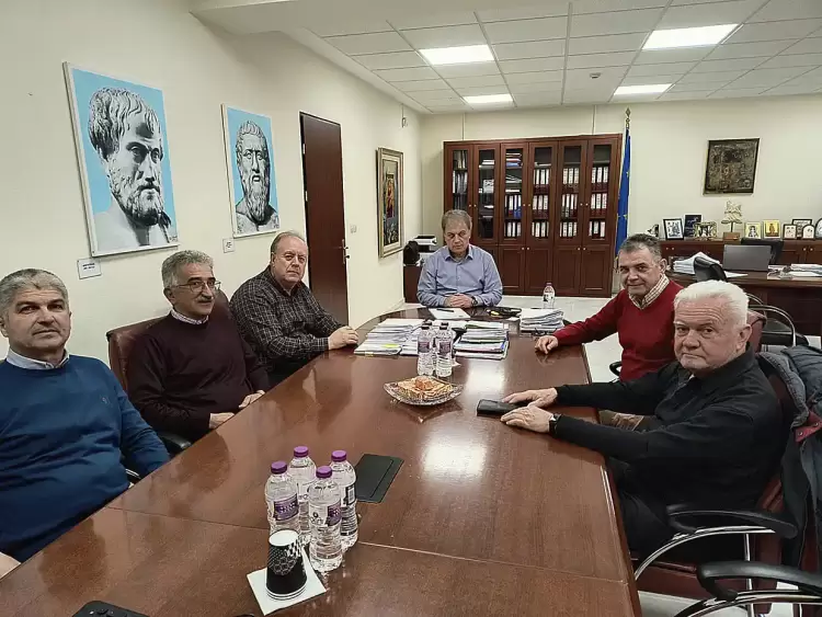 Με τον Περιφερειάρχη οι Γρεβενιώτες της Κοζάνης Με τον Περιφερειάρχη οι Γρεβενιώτες της Κοζάνης