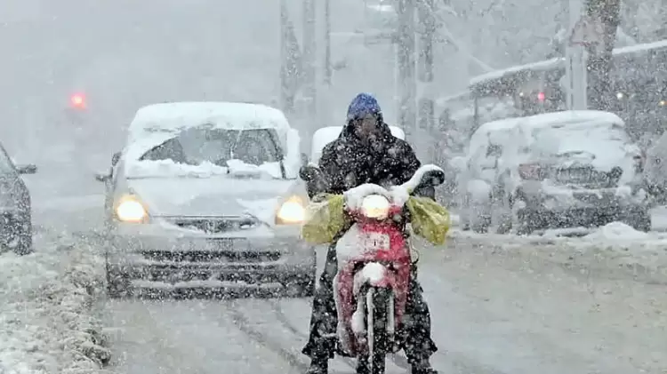 Να απαγορευτεί  άμεσα η διανομή με μηχανάκι  στις ακραίες καιρικές συνθήκες