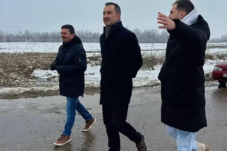 Οδοιπορικό Χαρίτση στη Δυτική Μακεδονία:  «Εκεί καθρεφτίζεται το βαθύ πρόβλημα της χώρας»