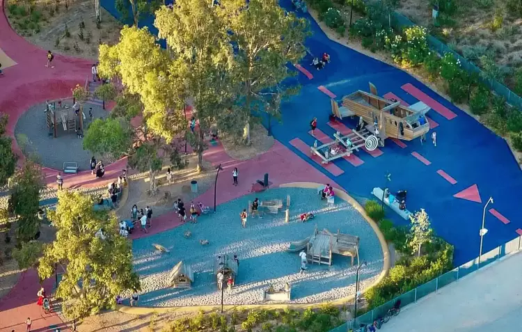 Οι αστικές αναπλάσεις διεθνώς - Από το γκρίζο τοπίο στις φουτουριστικές πόλεις Οι αστικές αναπλάσεις διεθνώς – Από το γκρίζο τοπίο στις φουτουριστικές πόλεις