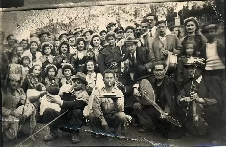 Στα χνάρια των ξακουστών μουσικών οικογενειών της Εράτυρας Στα χνάρια των ξακουστών μουσικών οικογενειών της Εράτυρας