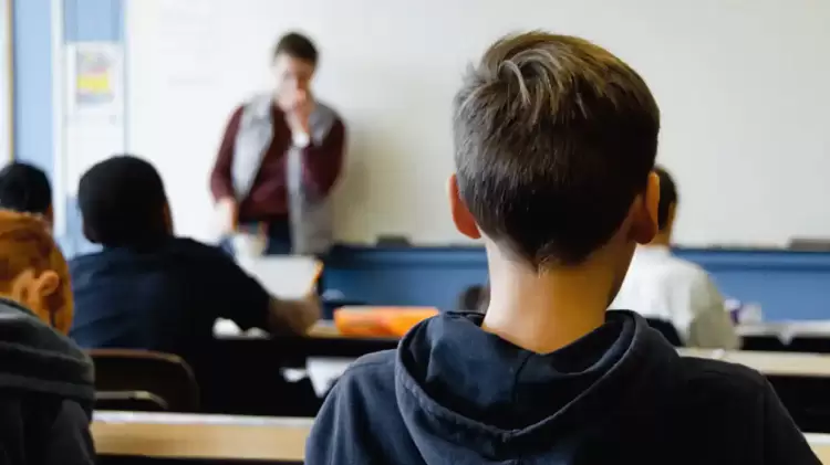 Στη Βουλή η σύμβαση για τα Δημόσια Ωνάσεια Σχολεία Στη Βουλή η σύμβαση για τα Δημόσια Ωνάσεια Σχολεία