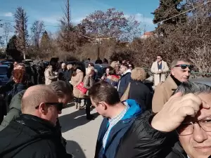 Συγκέντρωση διαμαρτυρίας από εκπαιδευτικούς στην Κοζάνη με αφορμή τη δημιουργία 22 Ωνάσειων σχολείων