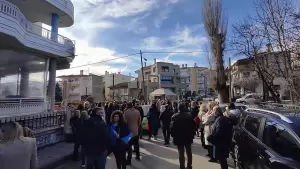 Συγκέντρωση διαμαρτυρίας από εκπαιδευτικούς στην Κοζάνη με αφορμή τη δημιουργία 22 Ωνάσειων σχολείων