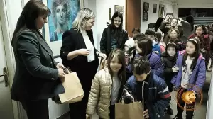 Προσφορά αγάπης προς το Κοινωνικό Παντοπωλείο Αμυνταίου από τα παιδιά του ΚΔΑΠ AbebablΩm