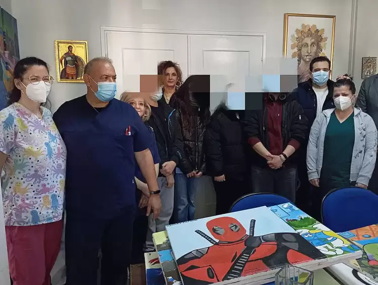 Tο Καλλιτεχνικό Γυμνάσιο δώρισε 15 πίνακες στην Παιδιατρική Κλινική του “Μαμάτσειου” Γ.Ν. Κοζάνης.